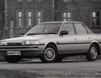 Toyota Camry Sedan [UK-spec] '1986–91