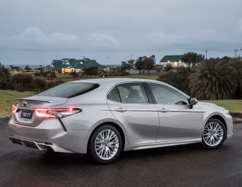 Toyota Camry SL Hybrid [Australia] '2017–21