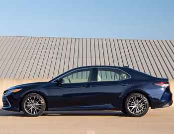 2021–24 Toyota Camry XLE [North America] '2020–24