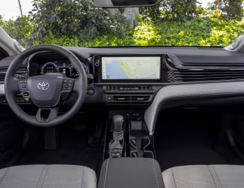 Panel frontal 2025–pr. Toyota Camry XLE HEV AWD [North America] '2024–pr.