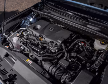 Bajo el capó 2025–pr. Toyota Camry XLE HEV AWD [North America] '2024–pr.
