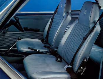Interior Toyota Carina 1600 Super Deluxe 2-door Coupe [Japan] (TA12) '12.1970–08.1972