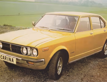 Toyota Carina 4-door Saloon [UK-spec] '1976–77