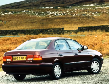 Toyota Carina E [UK-spec] '1996–97