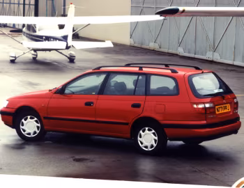 Toyota Carina E Estate [UK-spec] '1996–97