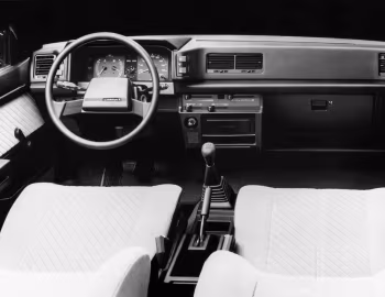 Panel frontal Toyota Carina II GL Liftback (AT151) '1984–87
