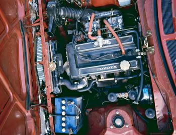 Bajo el capó Toyota Celica 1600 GT Coupe [Worldwide] (TA22) '09.1973–75