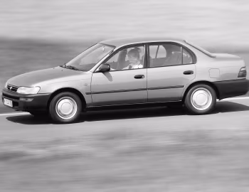 Toyota Corolla Sedan [EU-spec] '1992–97