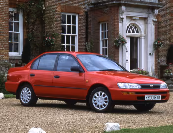 Toyota Corolla Sedan [UK-spec] '1992–97
