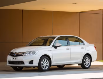 Toyota Corolla Axio Hybrid G [Japan] (DAA-NKE165) '08.2013–03.2015