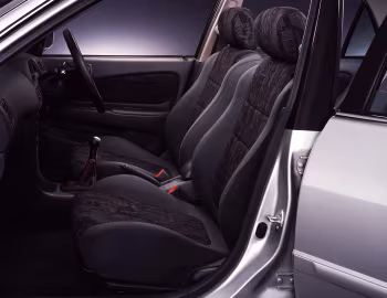 Interior Toyota Corolla 1.6 GT [Japan] (AE111) '04.1997–07.2000