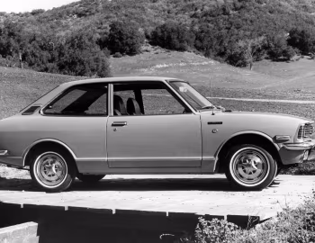 1973 Toyota Corolla 1600 Deluxe 2-door Sedan [North America] (TE21L) '1972–73