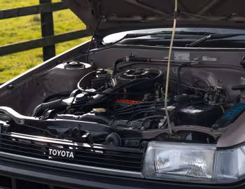 Bajo el capó Toyota Corolla 1.3 GL 3-door Hatchback [UK-spec] '1985–87