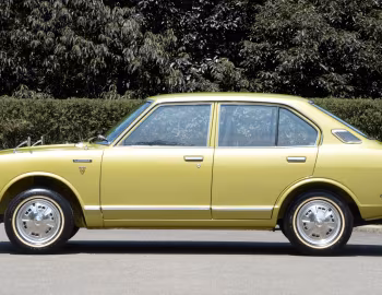 Toyota Corolla 4-door Sedan [Japan] (KE20) '1970–74