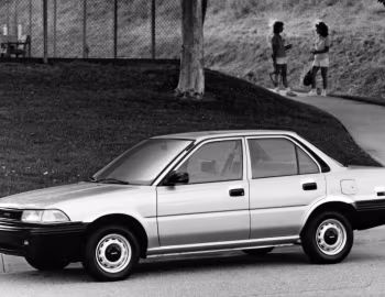 1990 Toyota Corolla 4-door Sedan [North America] (AE92) '1989–90