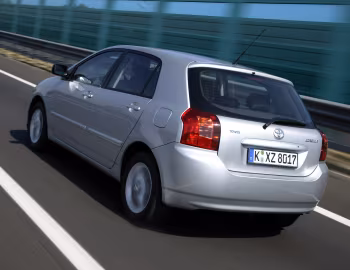 Toyota Corolla 5-door [Worldwide] '2001–04