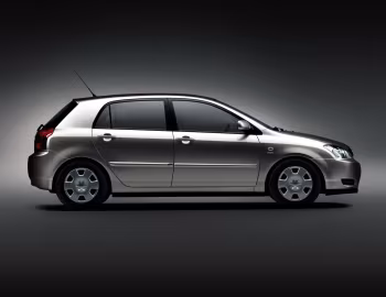 Toyota Corolla 5-door [Worldwide] '2001–04