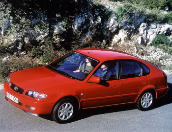 Toyota Corolla Liftback (AE110) '1999–2001