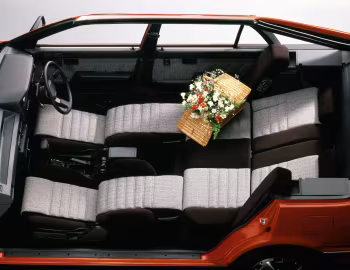 Interior Toyota Corolla 5-door ZX [Japan] (AE80/AE81) '05.1985–05.1987