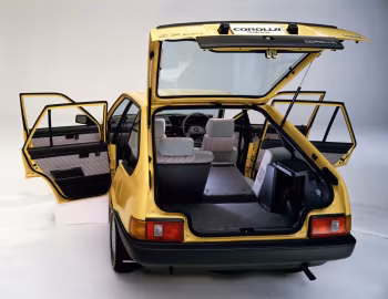 Ambos Toyota Corolla 5-door ZX [Japan] (AE80/AE81) '05.1983–05.1985