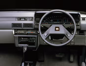 Panel frontal Toyota Corolla 5-door ZX [Japan] (AE80/AE81) '05.1983–05.1985