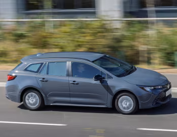 Toyota Corolla Commercial [UK-spec] '2024–pr.