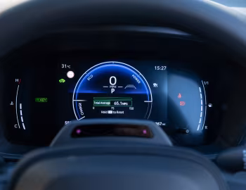 Dashboard Toyota Corolla Commercial [UK-spec] '2024–pr.