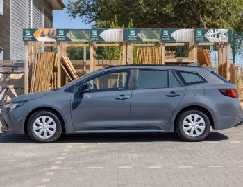 Toyota Corolla Commercial [UK-spec] '2024–pr.