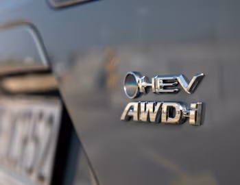 Toyota Corolla Cross HEV [EU-spec] '2024–25