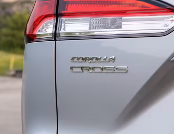 2022–25 Toyota Corolla Cross L [North America] '2021–25