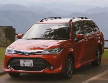 Toyota Corolla Fielder Hybrid '03.2015–17