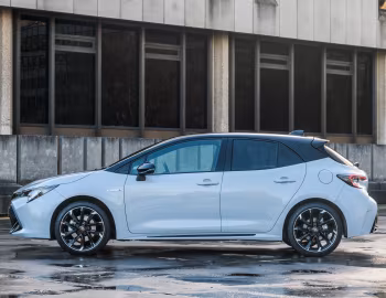 Toyota Corolla Hybrid GR Sport [UK-spec] '2019–22