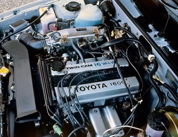 Bajo el capó 1985 Toyota Corolla GT-S Sport Liftback [North America] (AE86) '1984–85