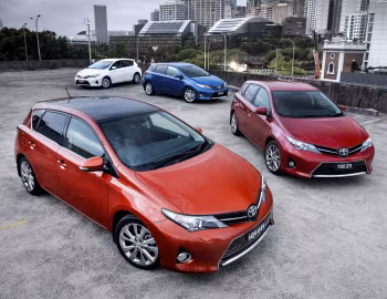 Toyota Corolla Hatchback '2012–15
