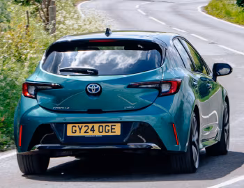 Toyota Corolla HEV Hatchback [UK-spec] '2024–pr.