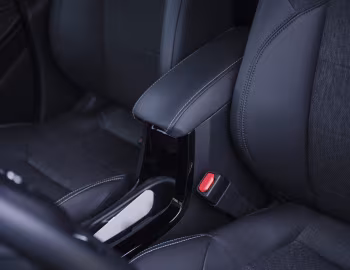 Interior Toyota Corolla HEV Touring Sports [EU-spec] '2024–pr.