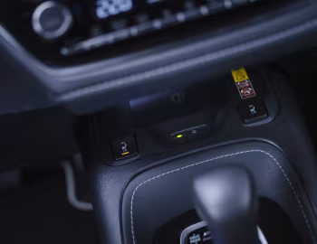 Interior Toyota Corolla HEV Touring Sports [EU-spec] '2024–pr.