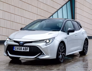 Toyota Corolla Hybrid [UK-spec] '2019–22