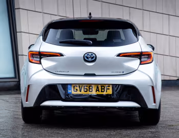 Toyota Corolla Hybrid [UK-spec] '2019–22