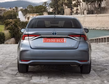Toyota Corolla Hybrid Sedan [Worldwide] '2019–22