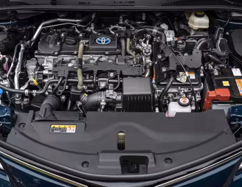 Bajo el capó Toyota Corolla Hybrid Sedan [EU-spec] '2022–pr.