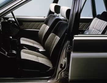 Interior Toyota Corolla II 5door 1500 ZX [Japan] (E-EL31) '05.1986–05.1988