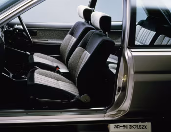 Interior Toyota Corolla II 3door 1500 ZX [Japan] (E-EL31) '05.1986–05.1988