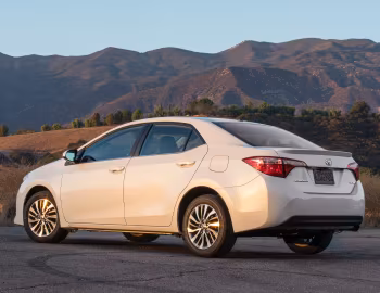 2017–19 Toyota Corolla LE Eco [North America] '2016–19