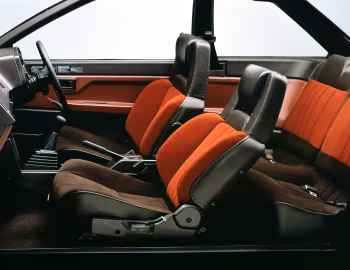 Interior Toyota Corolla Levin GT-Apex 2-door (AE86) '05.1983–04.1985