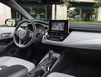 Interior 2023–pr. Toyota Corolla SE Hatchback [North America] '2022–pr.