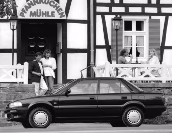 Toyota Corolla Sedan [EU-spec] '1987–91