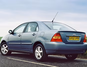 Toyota Corolla Saloon [UK-spec] '2001–04