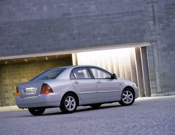 Toyota Corolla Sedan [Worldwide] '2001–04