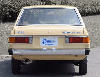 Toyota Corolla Sedan [Japan] (E70) '1979–83